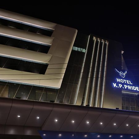 Hotel K P Pride Jalgaon Buitenkant foto