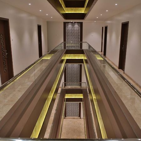 Hotel K P Pride Jalgaon Buitenkant foto
