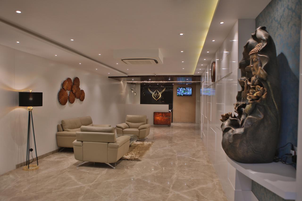 Hotel K P Pride Jalgaon Buitenkant foto